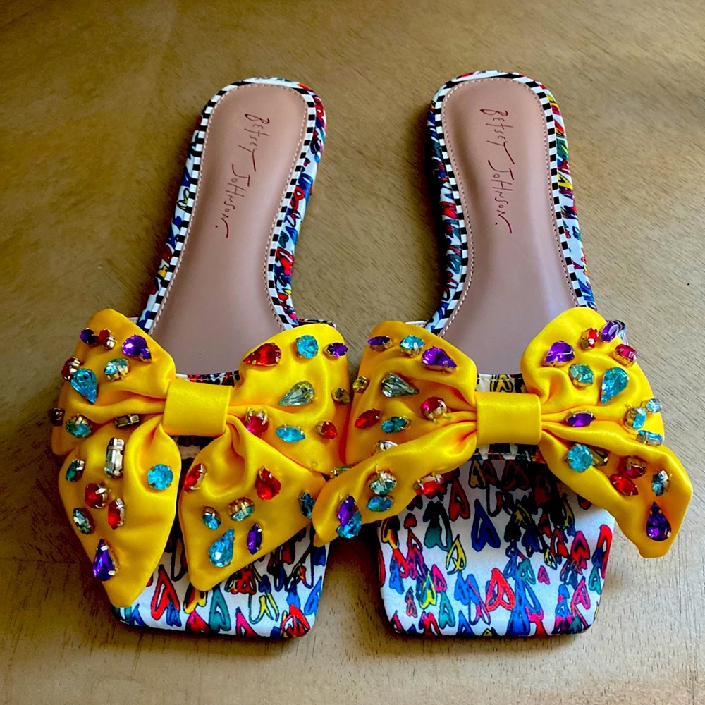 Betsey Johnson bow multi sandals
